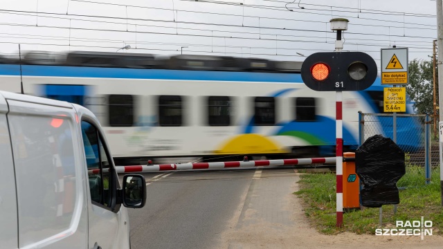 W Szczecinie Dąbiu odbyła się kolejna odsłona ogólnopolskiej akcji Bezpieczny Przejazd. Lokalne służby apelowały do kierowców, rowerzystów oraz pieszych o rozsądek i przypominały zasady ratujące życie na torach.