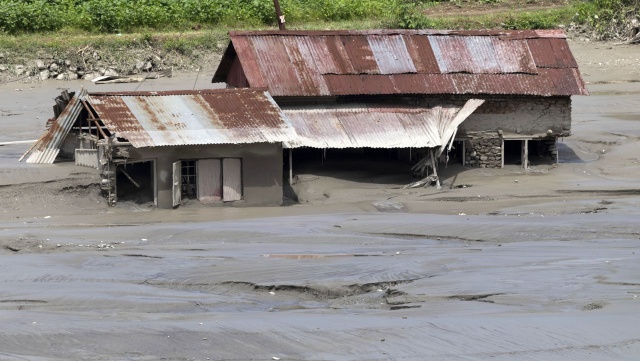 Do co najmniej 750 wzrosła liczba ofiar śmiertelnych katastrofalnej powodzi błyskawicznej, która w środę (26.08) nawiedziła Nepal i graniczący z nim Tybet.