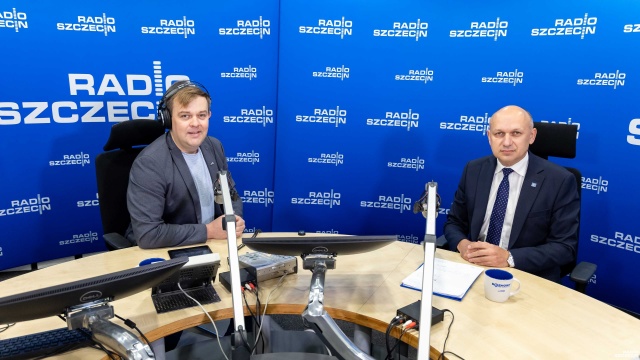 Zachodniopomorski Kurator Oświaty w pierwszej powakacyjnej Rozmowie pod krawatem komentuje zakaz używania telefonów komórkowych w podstawówkach.