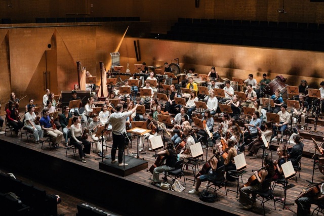 Unikatowe, bezpłatne warsztaty orkiestrowe. W Filharmonii im. Mieczysława Karłowicza w Szczecinie rozpoczęła się czternasta edycja International Lutosławski Youth Orchestra.