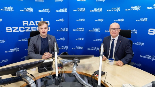 Mieszkańcy nie zostali pozostawieni bez pomocy, ale miasto nie może brać pełnej odpowiedzialności - komentuje prezydent Szczecina w sprawie lokatorów kamienicy przy ul. Hożej. Piotr Krzystek zapewnia, że urzędnicy robią co w ich mocy, żeby wesprzeć ludzi ewakuowanych z pękającego budynku.