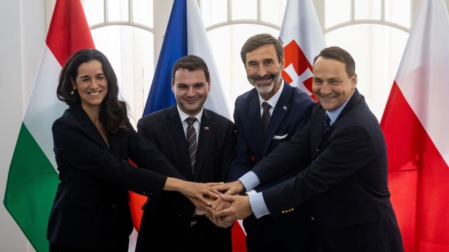 Grupa Wyszehradzka wróciła - ocenił minister spraw zagranicznych Radosław Sikorski po spotkaniu szefów dyplomacji Polski, Czech, Słowacji i Węgier.