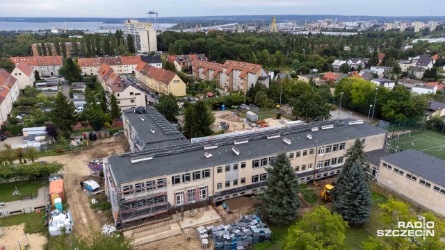 Wszystko jest pod kontrolą i nie ma żadnego zagrożenia dla dzieci - mówił Piotr Zieliński, rzecznik miasta do spraw inwestycji, w programie Czas reakcji, odnosząc się do remontu w Szkole Podstawowej numer 42 w Szczecinie.