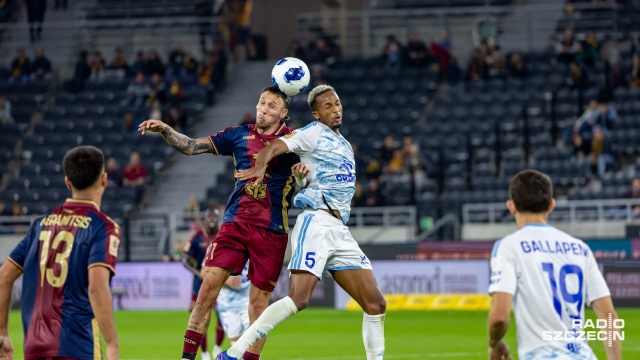 Podział punktów na stadionie przy ulicy Twardowskiego w ekstraklasie. Piłkarze Pogoni zremisowali z Wisłą Płock 1:1 na zakończenie 7. kolejki rozgrywek. Dla szczecinian to piąty ligowy mecz z rzędu bez porażki i trzeci zakończony remisem.