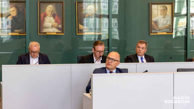 Nie będzie rocznego biletu komunikacji miejskiej w cenie 365 złotych dla studentów szczecińskich uczelni wyższych. Petycję w tej sprawie odrzucili radni Rady Miasta.