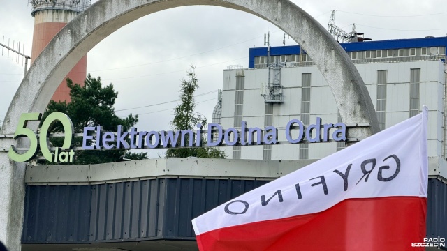 Kilka dni po ostatecznym wyłączeniu bloków węglowych w Elektrowni Dolna Odra pod Starym Czarnowem, politycy Prawa i Sprawiedliwości żądają od rządu natychmiastowej zmiany decyzji.