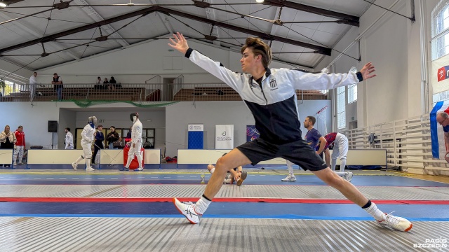 Lekarze i ratownicy medyczni krzyżują szpady w Szczecinie. To w ramach 26. Mistrzostw Europy Medyków w Szermierce. Miłośnicy tego sportu zamienili białe fartuchy na profesjonalne stroje szermiercze i walczyli o tytuły i medale.