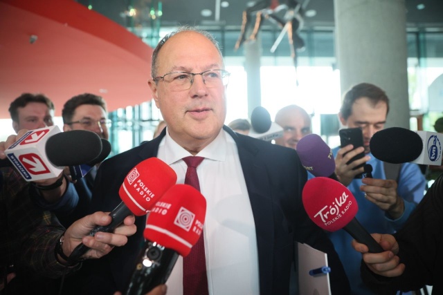 Wiceprezes Marian Kmita p.o. prezesa Polskiego Komitetu Olimpijskiego. Zarząd PKOl podjął decyzję w sprawie odwołania Radosława Piesiewicza z tej funkcji.