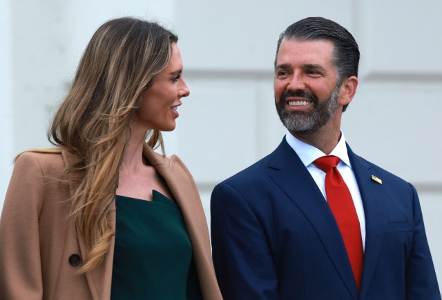 Wesele Donalda Trumpa juniora na Bahamach opłacił w znacznej części rosyjski oligarcha bliski Władimirowi Putinowi. Ujawnił to portal śledczy ProPublica, a rzecznik syna amerykańskiego prezydenta nie zaprzeczył tym doniesieniom.