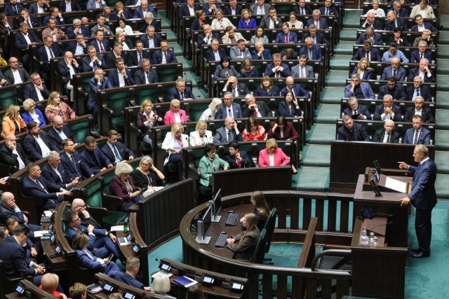 Późna jesień i zima będą najbardziej krytycznym momentem w dotychczasowej wojnie rosyjsko-ukraińskiej - mówił w Sejmie premier Donald Tusk.