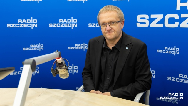 Trwa walka o zachowanie biologicznej różnorodności w rzekach regionu. W piątek prawie 5 tysięcy młodych jesiotrów bałtyckich wpuszczono do Iny w Goleniowie.