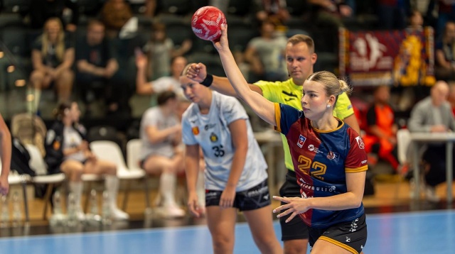 Nieudana inauguracja w nowej hali piłkarek ręcznych SPR Pogoni. Szczecinianki w hali SDS przegrały z Koroną Handball Kielce 19:29 w drugiej kolejce Ligi Centralnej.