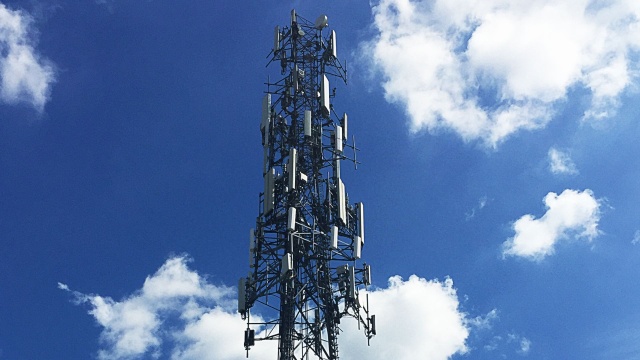 Kołobrzeg z myślą o zasięgu telefonów komórkowych. Władze miasta przygotowują zmiany umożliwiające powstanie nowego masztu telekomunikacyjnego.