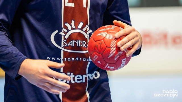 Trzy mecze i trzy zwycięstwa to bilans dotychczasowych spotkań piłkarzy ręcznych Sandry SPA Pogoni w Lidze Centralnej. Szczecinianie z kompletem punktów prowadzą w tabeli rozgrywek.