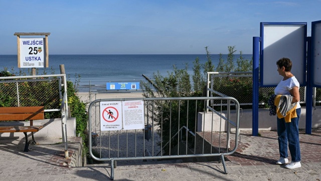 W środę ma odbyć się inspekcja na statku, który jest podejrzewany o zanieczyszczenie plaż w rejonie Ustki. Na 50-kilometrowym odcinku wybrzeża morze wyrzuciło substancję ropopochodną.