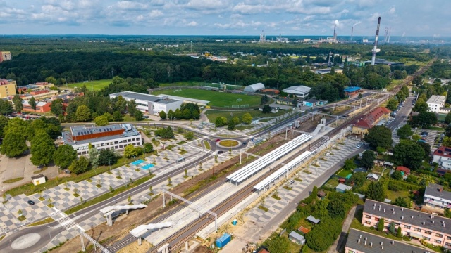 Pierwszy burmistrz Polic w wolnej Polsce, Stanisław Szymaszek, ma być patronem jednej z polickich ulic - taką decyzję podjęli radni na sesji 29 września. Radni uzasadnili uchwałę zasługami Szymaszka dla rozwoju miasta.