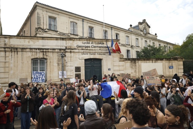 We Francji ponad 5 tysięcy osób zostało zatrzymanych od początku protestów licealistów.