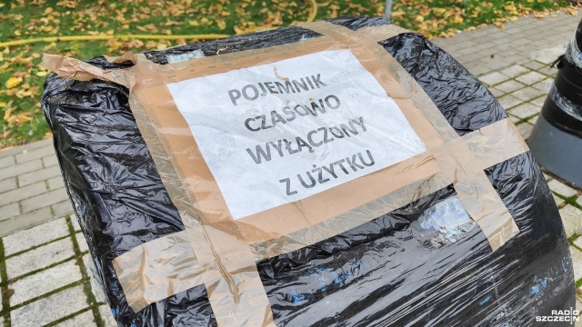 Podziemne pojemniki na śmieci zamontowane w Kołobrzegu nie działają od wielu miesięcy. Specjalne kosze miasto zainstalowało w pięciu lokalizacjach, zarówno nad morzem, jak i w centrum Kołobrzegu.