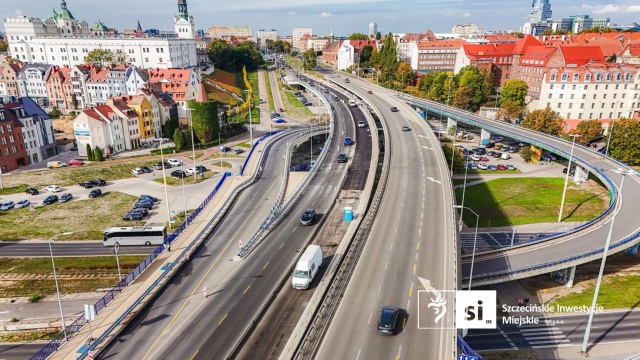 Przed nami kolejny etap remontu szczecińskiej Trasy Zamkowej. Tym razem obejmie on nitkę wyjazdową w kierunku prawobrzeża oraz łącznicę od strony ulicy Duczyńskiego. I tak od godziny 22 w piątek kierowcy będą mogli opuścić centrum Szczecina jedynie Mostem Długim.