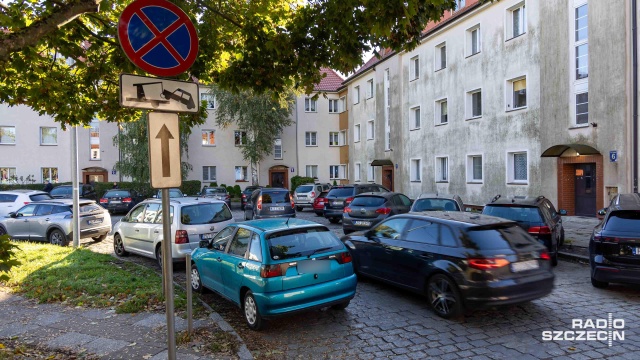 Parkingowy armagedon na szczecińskim Pogodnie [WIDEO, ZDJĘCIA]