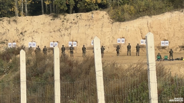 Pod Nowogardem narasta spór o strzelnicę w Długołęce. Mieszkańcy Wyszomierza i okolic skarżą się na huk wystrzałów i obawiają się o bezpieczeństwo.