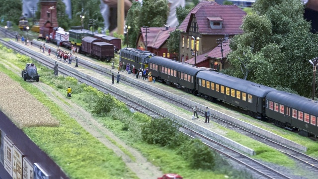 Ponad 250 metrów torów, miniaturowe pociągi i stacje dopracowane w najmniejszych szczegółach. Przez dwa dni w Gryfinie można było oglądać Zachodniopomorską Wystawę Makiet Kolejowych.