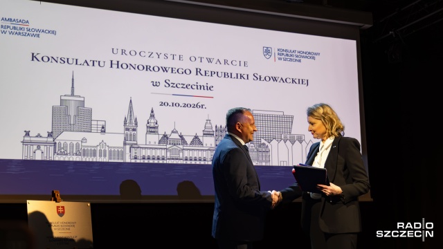Szczecin ma Konsulat Honorowy Republiki Słowackiej. Placówkę otwarto w zabytkowej Willi Lentza, a funkcję konsula honorowego objął Paweł Adamczak, prezes klubu piłkarskiego Świtu Szczecin.