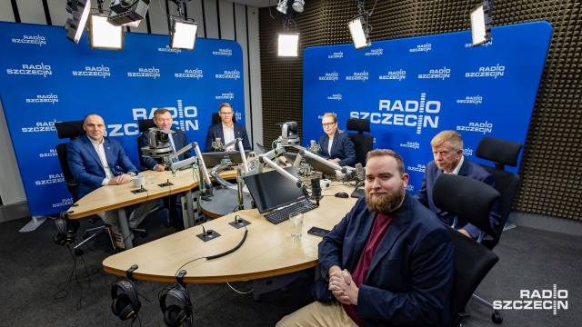 Niech o wyborze włodarzy decydują ludzie, a nie politycy - tak przedstawiciel PSL komentuje propozycję zniesienia dwukadencyjności w samorządach. W Kawiarence politycznej Radia Szczecin goście dyskutowali o propozycji Donalda Tuska o ponownym głosowaniu nad likwidacją ograniczenia kadencji dla prezydentów miast oraz burmistrzów i wójtów.