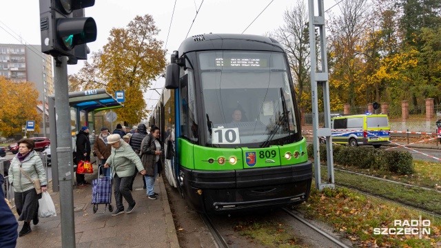 Cztery dodatkowe linie autobusowe oraz jedną dodatkową linię tramwajową uruchomi w sobotę Zarząd Dróg i Transportu Miejskiego w Szczecinie.