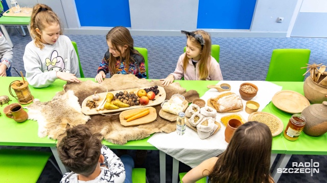 Jak nasi słowiańscy przodkowie pamiętali o zmarłych i czym tak naprawdę były Dziady Tego wszystkiego dowiedzieli się uczestnicy wydarzenia Dziady dzieciom - słowiańskie warsztaty plastyczne.