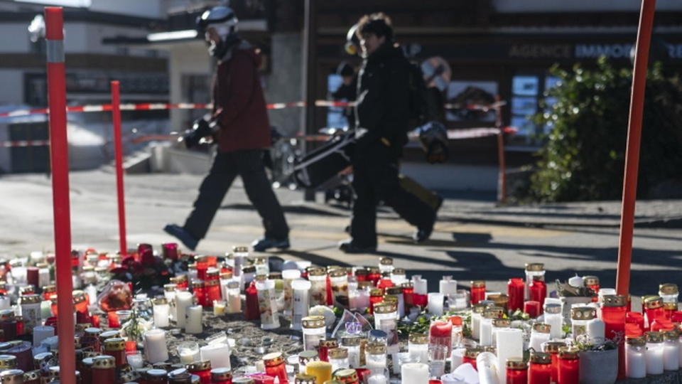 Właściciele baru w szwajcarskiej Crans-Montanie usłyszeli zarzuty