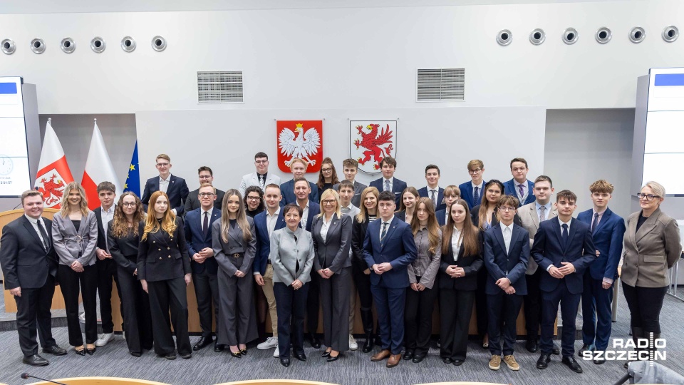 Młodzi radni rozpoczęli kolejną kadencję swojego sejmiku [ZDJĘCIA]