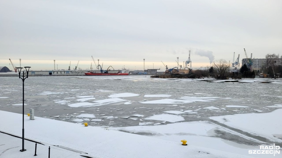 Mniejsze jednostki muszą czekać - utrudnienia w ruchu statków