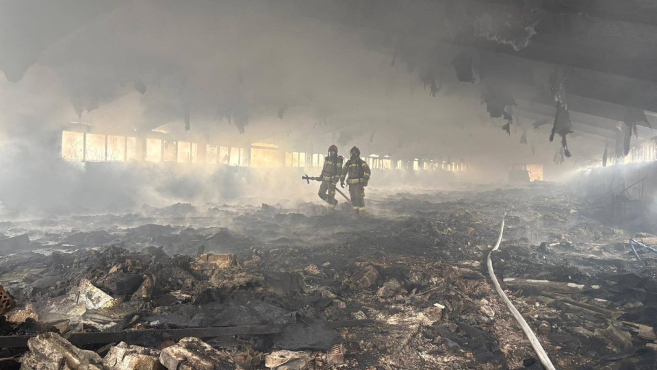 Pożar budynku i sprzętu rolniczego [ZDJĘCIA]