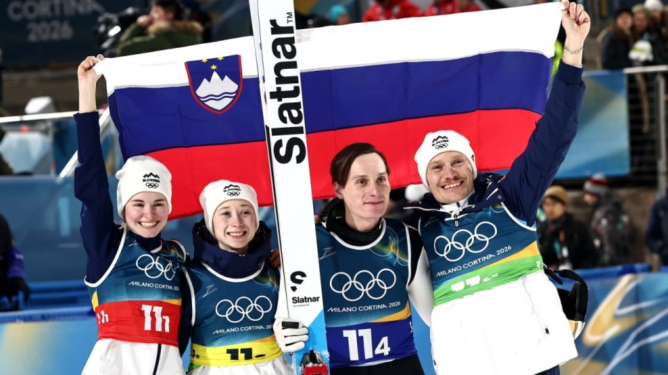 Złoto wywalczyła reprezentacja Słowenii (1069,2 pkt.). PAP/EPA/FILIP SINGER