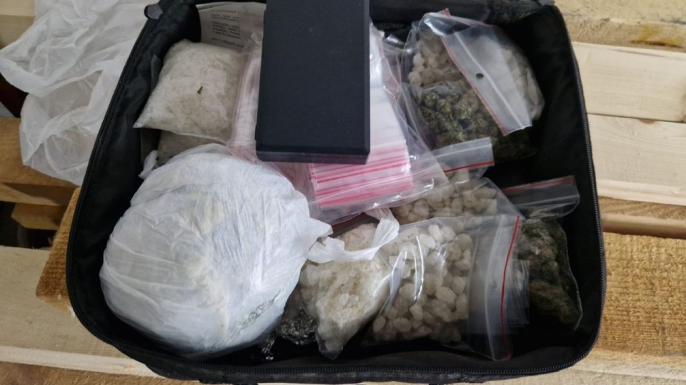50-latek miał ponad kilogram narkotyków