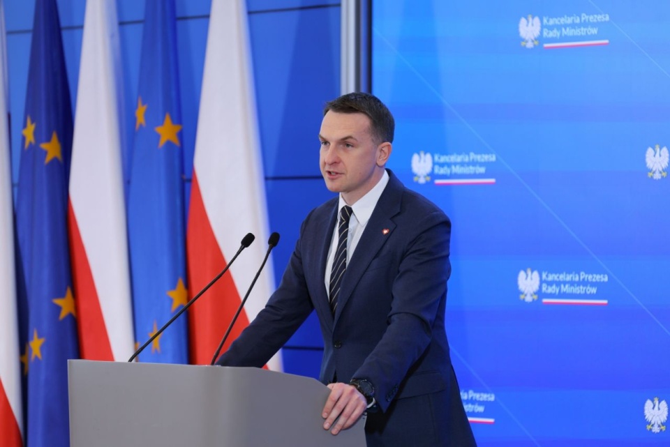 Ewakuacja Polaków. MSZ współpracuje z ambasadami