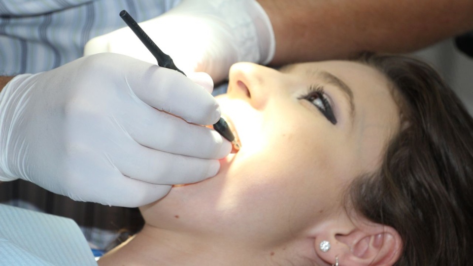 Próchnica to plaga wśród polskich dzieci