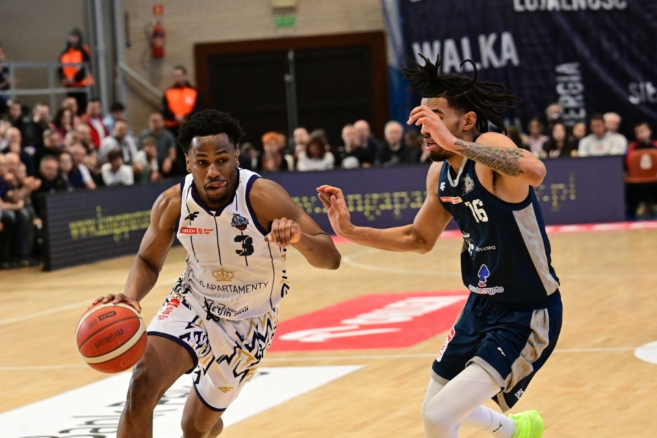 King zostanie liderem ligi [ZDJĘCIA]