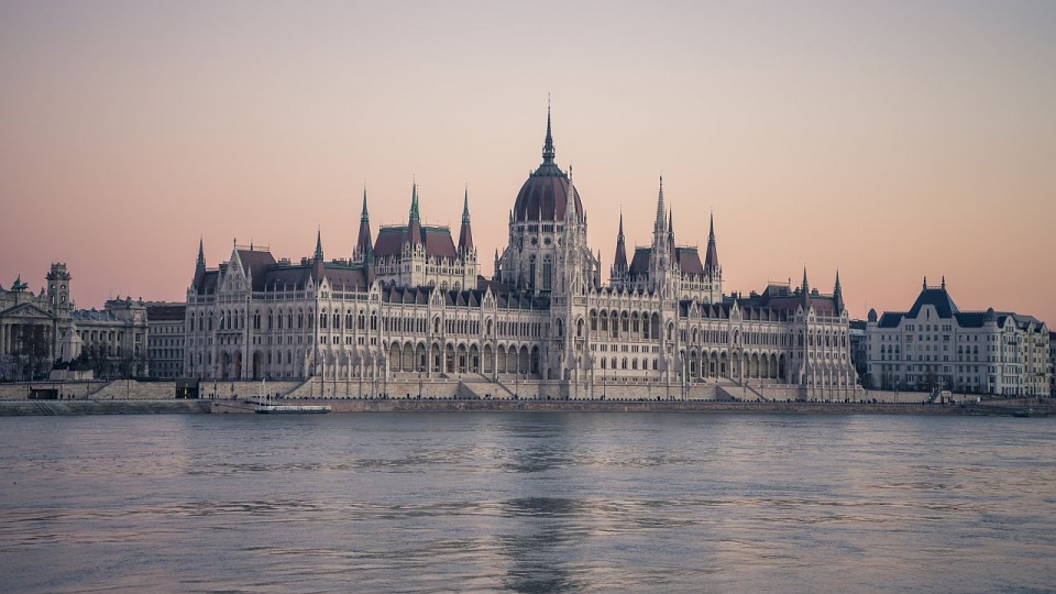 Prezydent Karol Nawrocki leci do Budapesztu