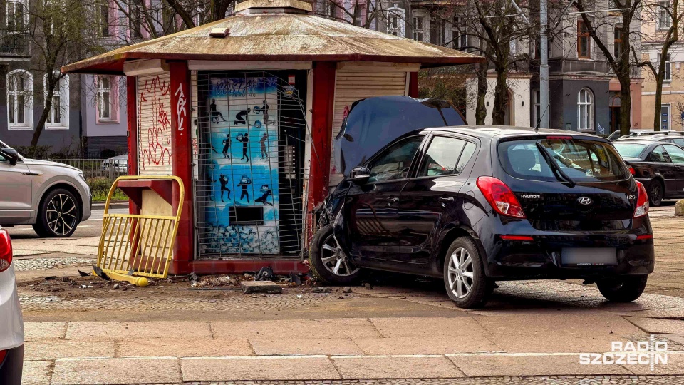Wypadek w Alei Piastów w Szczecinie [ZDJĘCIA]