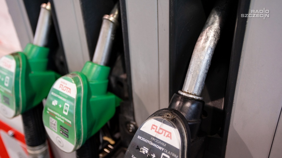 Ustawy obniżające ceny paliw bez poprawek w Senacie