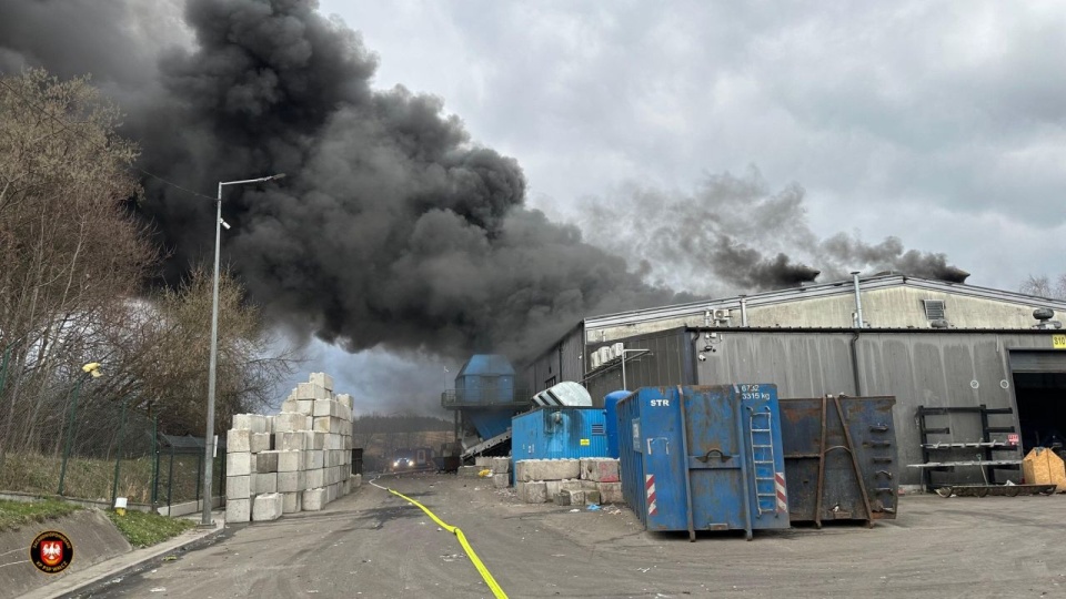 Pożar sortowni odpadów k. Mirosławca