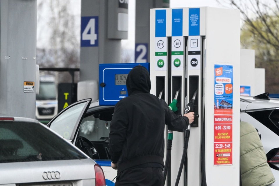 Jedna ze stacji paliw w Rzeszowie. Fot. PAP/Darek Delmanowicz