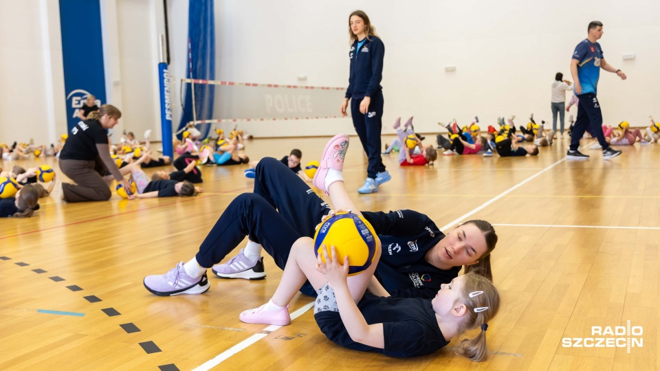 Przedszkolaki z Polic pod skrzydłami siatkarek Lotto Chemika [ZDJĘCIA]