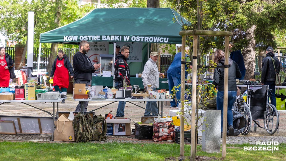 Kiermasz organizowany przez Stowarzyszenie Paczka dla Bohatera [WIDEO, ZDJĘCIA]