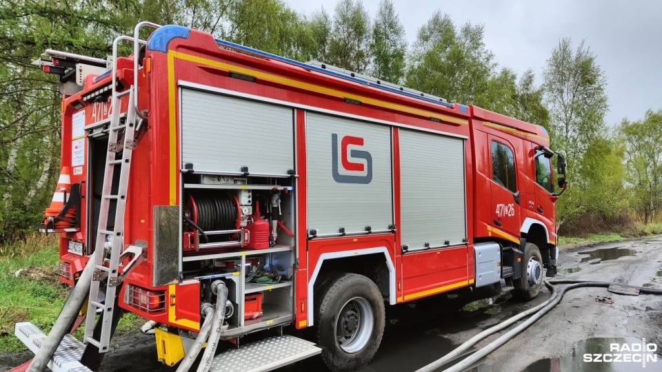 Strażacy od soboty gaszą pożar w lesie