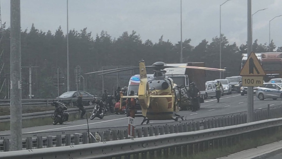 Ciężarówka wjechała w motocykl. Utrudnienia na Szosie Stargardzkiej