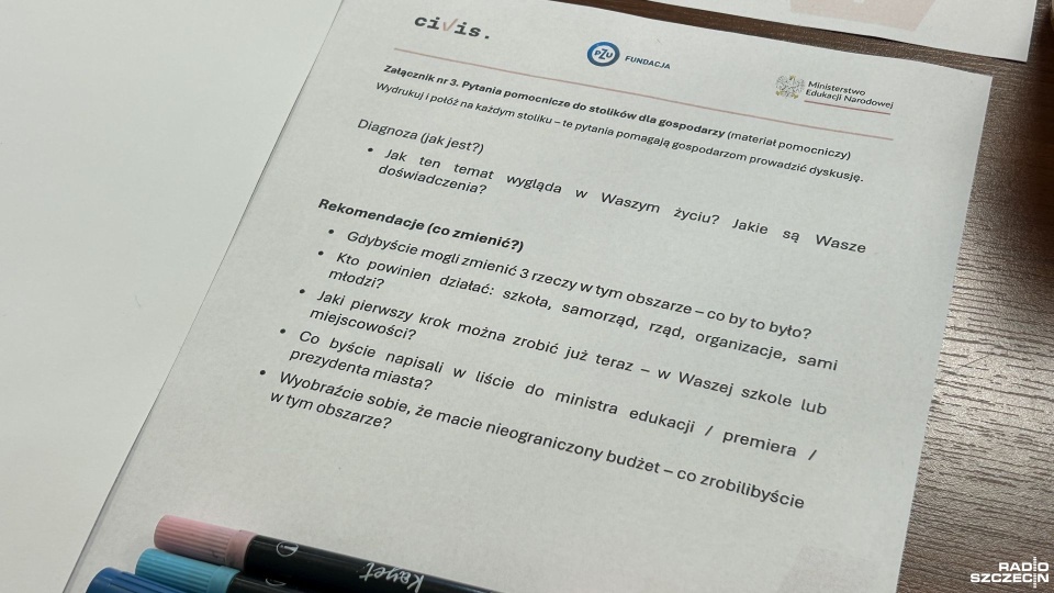 Ministerstwo pyta młodzież o oczekiwania względem życia w Polsce