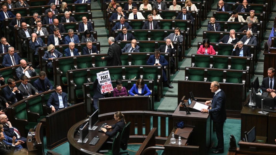 Sejmowa debata nad wnioskiem PiS o wotum nieufności wobec szefa MSWiA